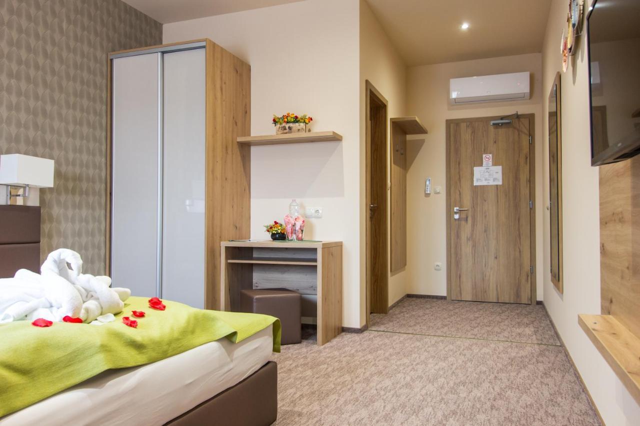 Veres Motel Veresegyház Exteriör bild