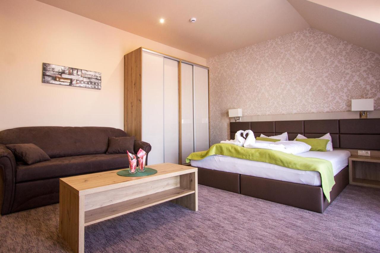 Veres Motel Veresegyház Exteriör bild